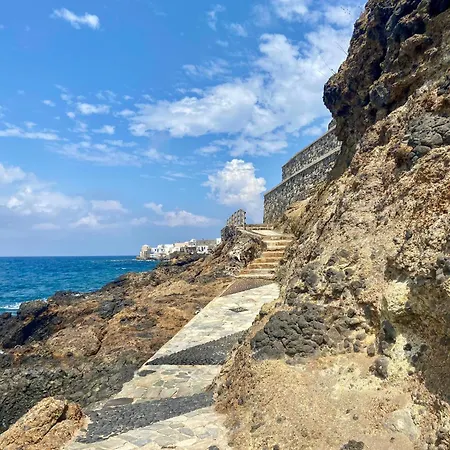 Monastery View House * Mandrákion