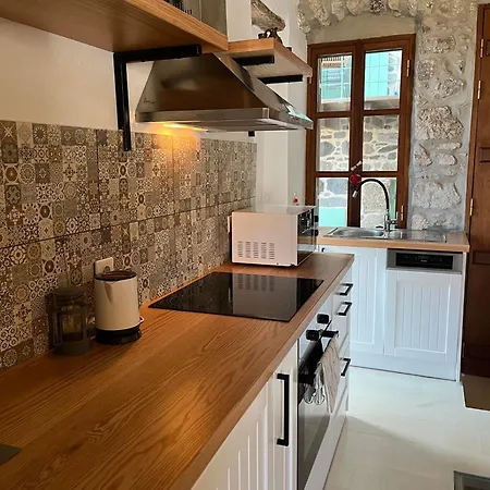 Monastery View House 펜션 Mandrákion