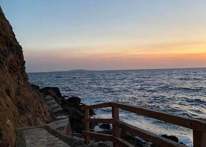 Monastery View House بيت للعطل Mandrákion